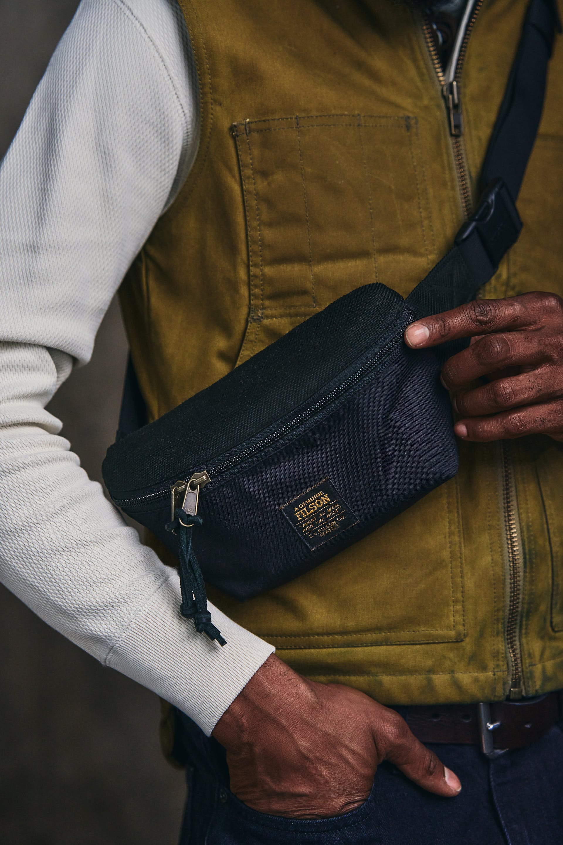 FILSON SURVEYOR CROSSBODY PACK フィルソン フィルソン サーヴェイ